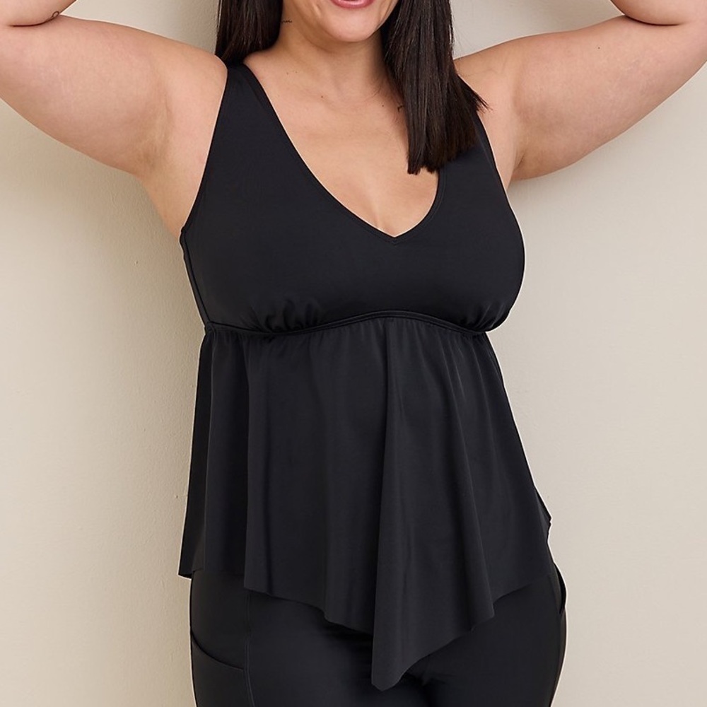 Torrid Deep black WIRELESS V-NECK TANKINI swim top